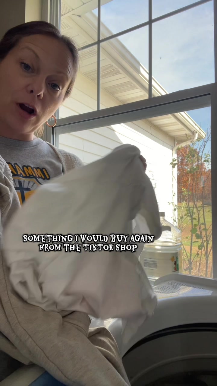 TikTok post by @tyra_mangrum for Mozi Wash. Caption reads: [...] I would buy again and again 🧼 @Mozi Wash ....