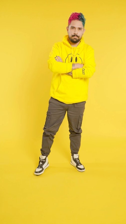 Instagram post by @soybanaz for Mercado Libre. Caption reads: Gracias a @mercadolibre.mex siempre encuentro mis....