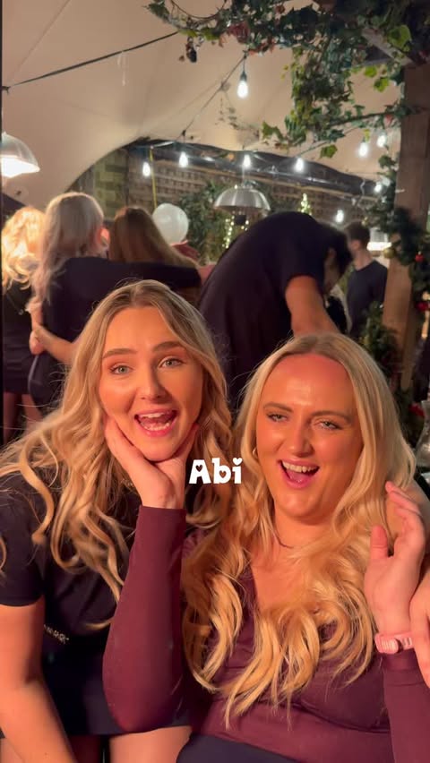 Instagram post by @jennyyyy_fit for Tinder. Caption reads: If I’m dating in 2026 my friends are coming with....