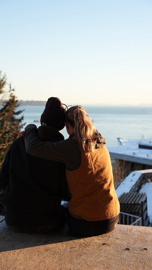 Instagram post by @jennaphipps for USA TODAY. Caption reads: [...] friends!! I am partnering with @usatoday for....