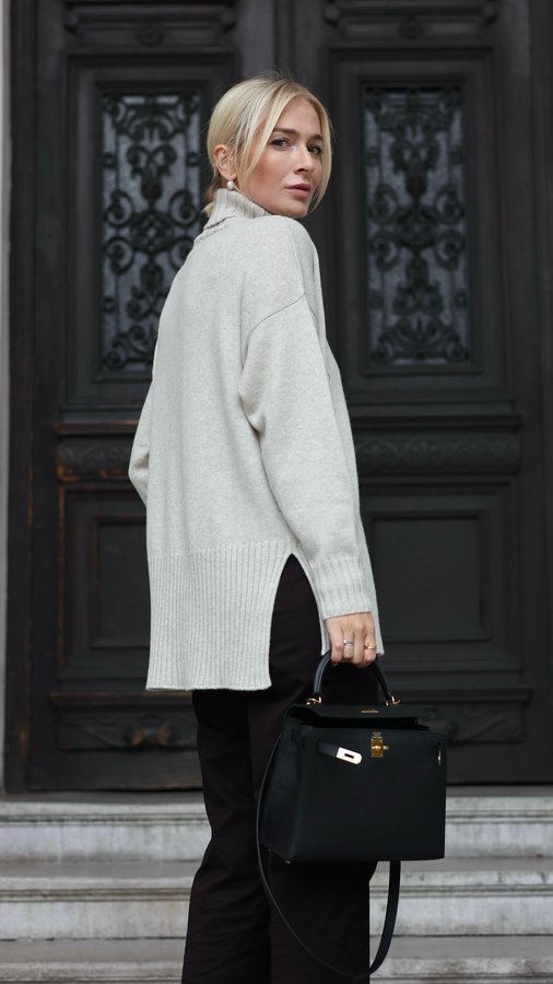 Instagram post by @julietta_mademoiselle for Falconeri. Caption reads: Anzeige |
Timeless basics in classic shades -....