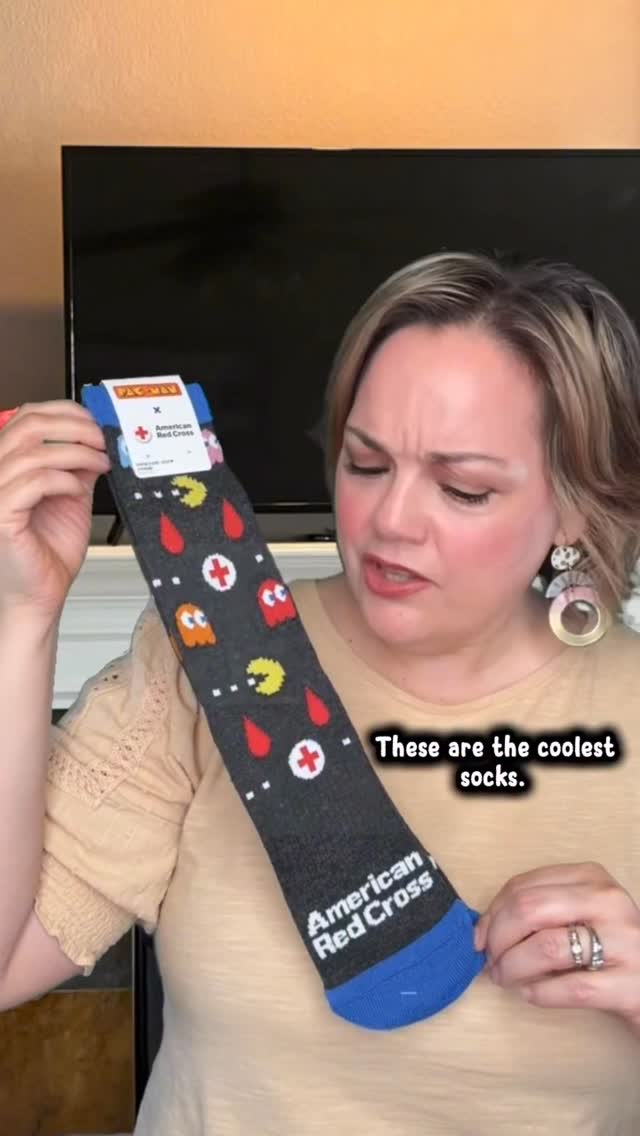 Instagram post by @carmenqgollihar for American Red Cross. Caption reads: [...] and Get a High Score! As an....