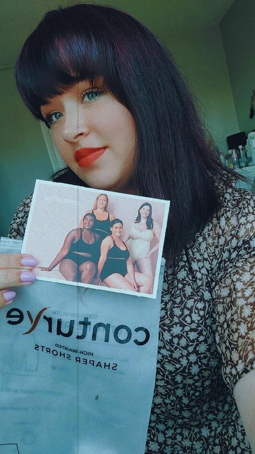 Instagram post by @the_spencer_familyxo for Conturve. Caption reads: AD

@conturvewear 

I am absolutely loving my....