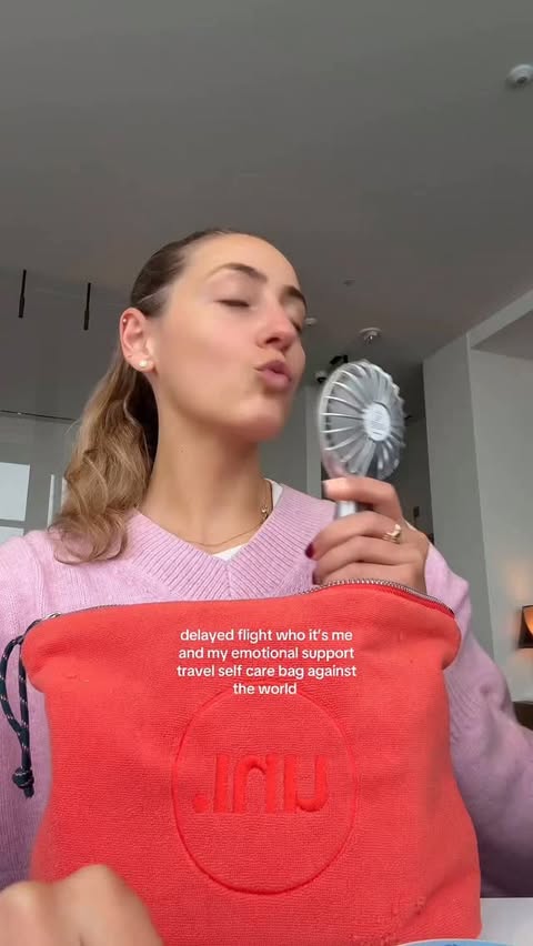 Instagram post by @sideofstef for Peace Out Skincare. Caption reads: This thing keeps me entertained for HOURSSSS....