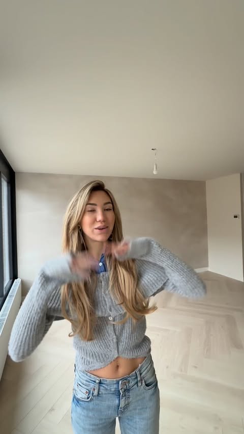 Instagram post by @evievanvliet for Photowall. Caption reads: Helemaal verliefd op ons nieuwe behang van....