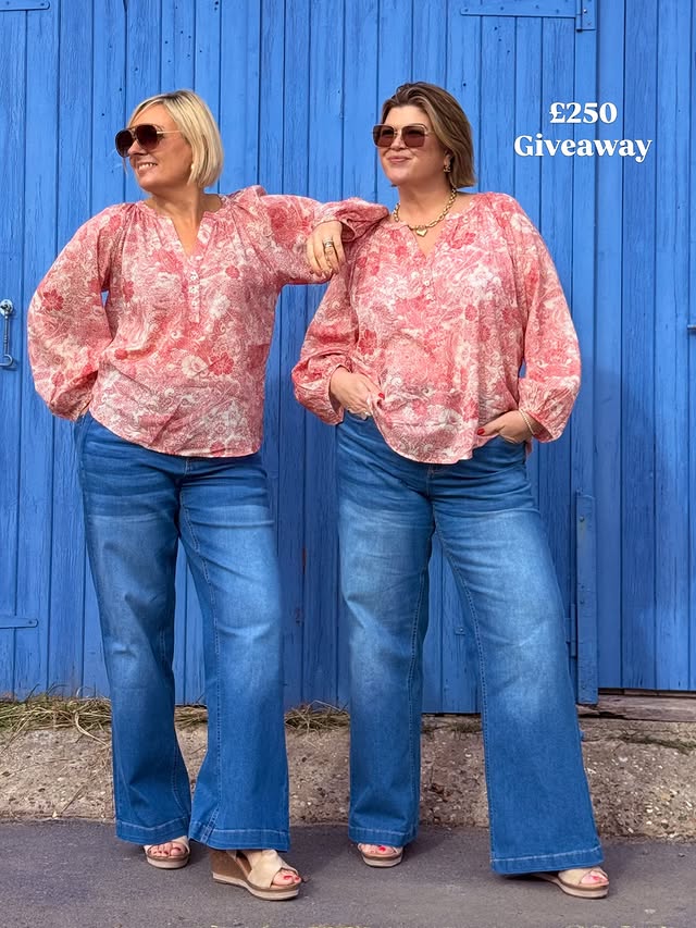 Instagram post by an influencer for Cotton Traders. Caption reads: [...] like to win £250 worth of @cottontradersuk....