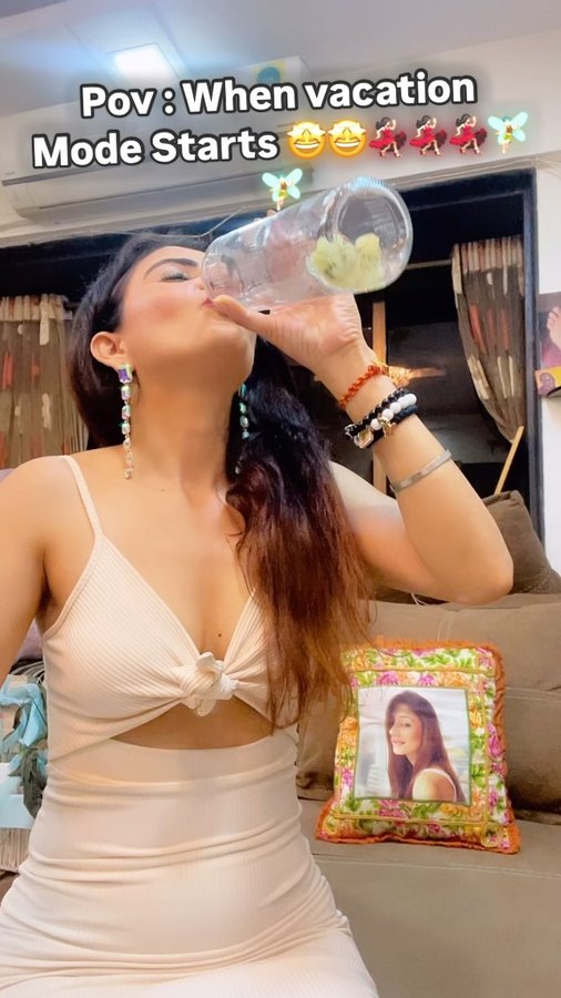 Instagram post by @wadhwaneettu007 for Urbanic. Caption reads: Mood When Vacation Starts 🦋🦋💃🏻🌈😜😍❤️❤️

Mood....