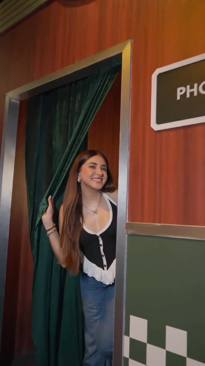 Instagram post by @aashnashroff for Fossil. Caption reads: Burgers sizzling, milkshakes spinning, watches....