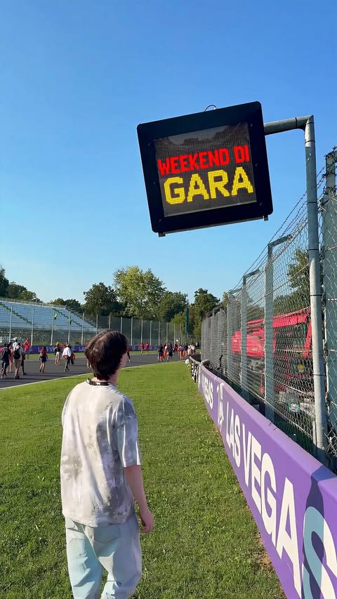 Instagram post by @lollinoba for Gillette. Caption reads: [...] A CASA NOSTRA🇮🇹🏎️ Grazie mille a....