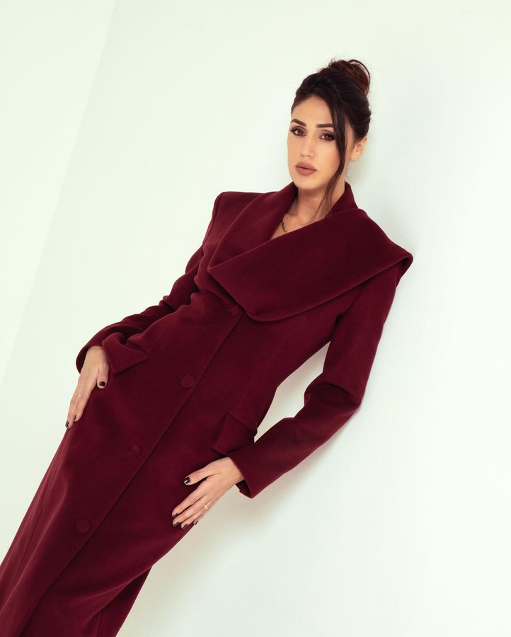 Instagram post by @chechurodriguez_real for STUART WEITZMAN. Caption reads: Gracias por tanto amor ……… 
Un grande benvenuto a....