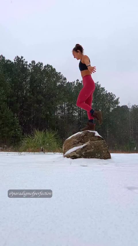 Instagram post by @paradigmofperfection for VIVOBAREFOOT. Caption reads: 2025 was a year of focusing on health and....