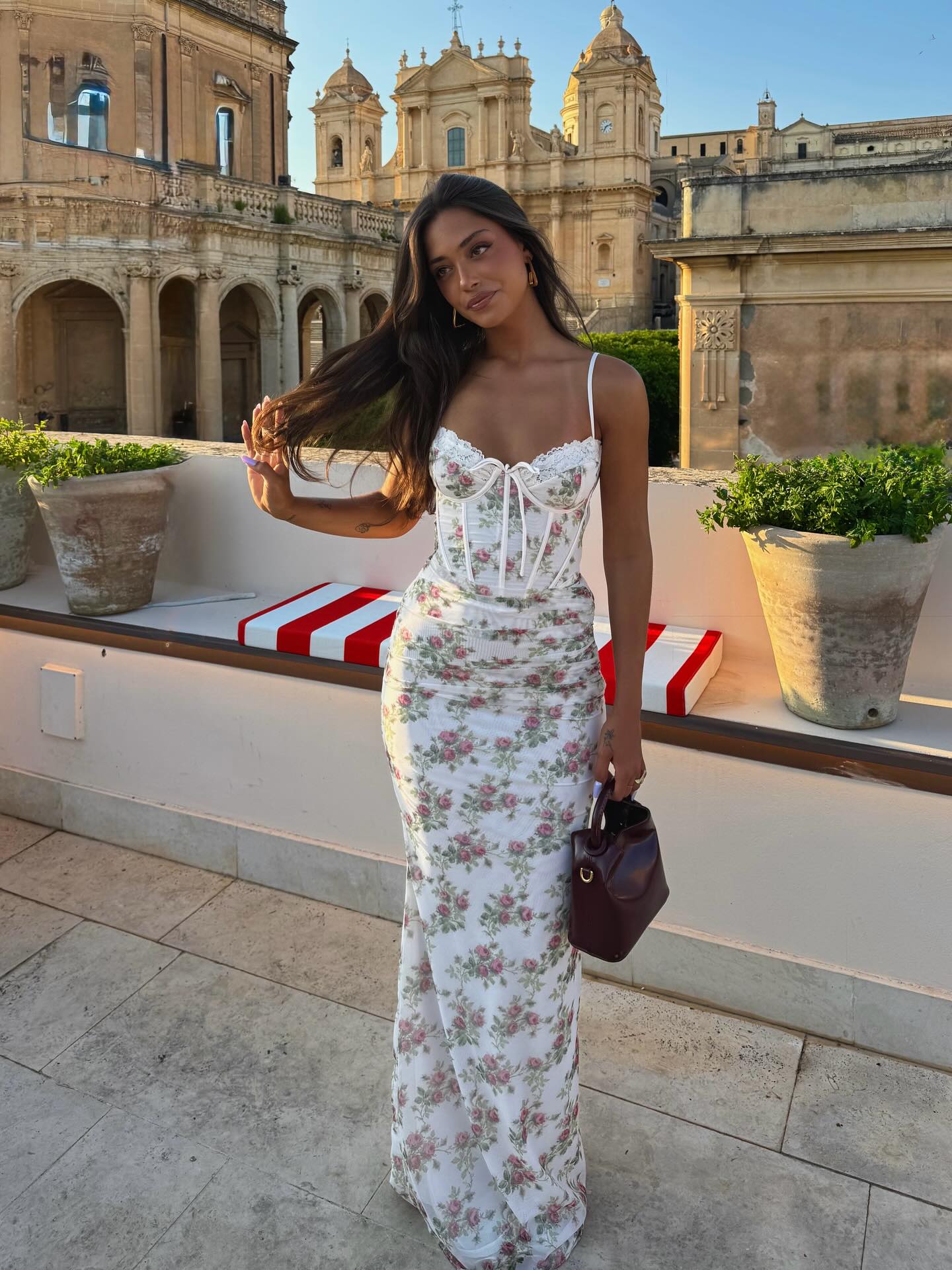 Instagram post by @giorgia.malerba for House Of CB. Caption reads: Sicilia, cibo, aperitivo, estate ♥️ 
Dress:....