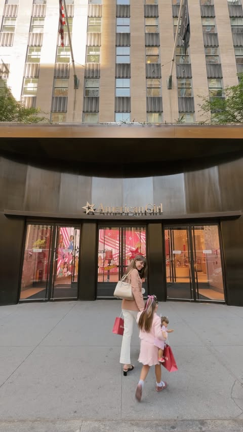 Instagram post by an influencer for American Girl. Caption reads: [...] first visit to the @americangirlbrand store....