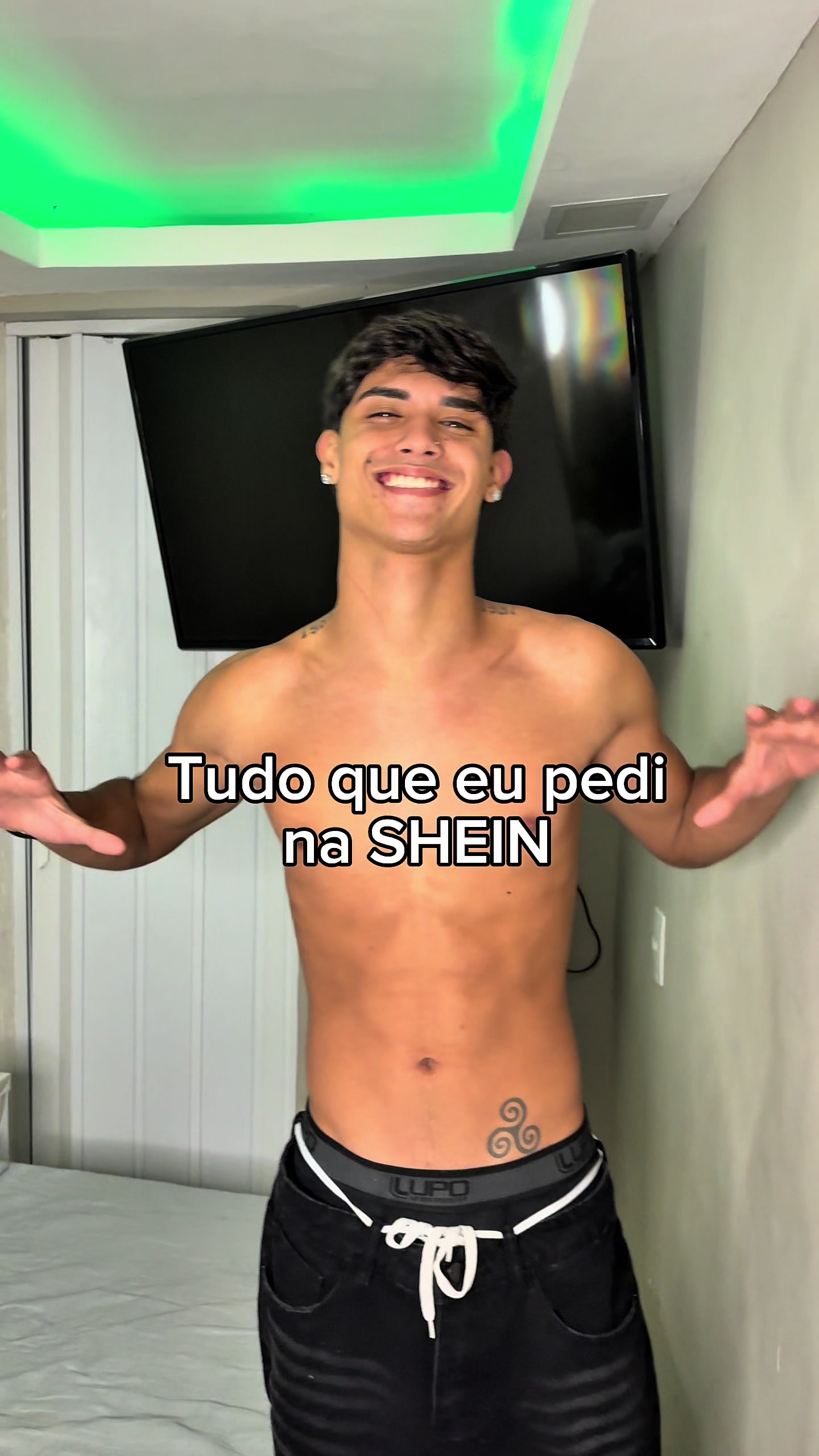 TikTok post by @cauamadrona for SHEIN MEN. Caption reads: [...] @SHEIN @SHEIN Brasil @SHEIN MEN #SHEINtrends....