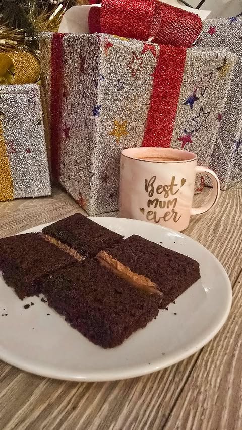 Instagram post by @mylittlebishopsandme_x for MailBakes. Caption reads: [AD]Sweet Treats by post 📫 
.
.
With christmas....