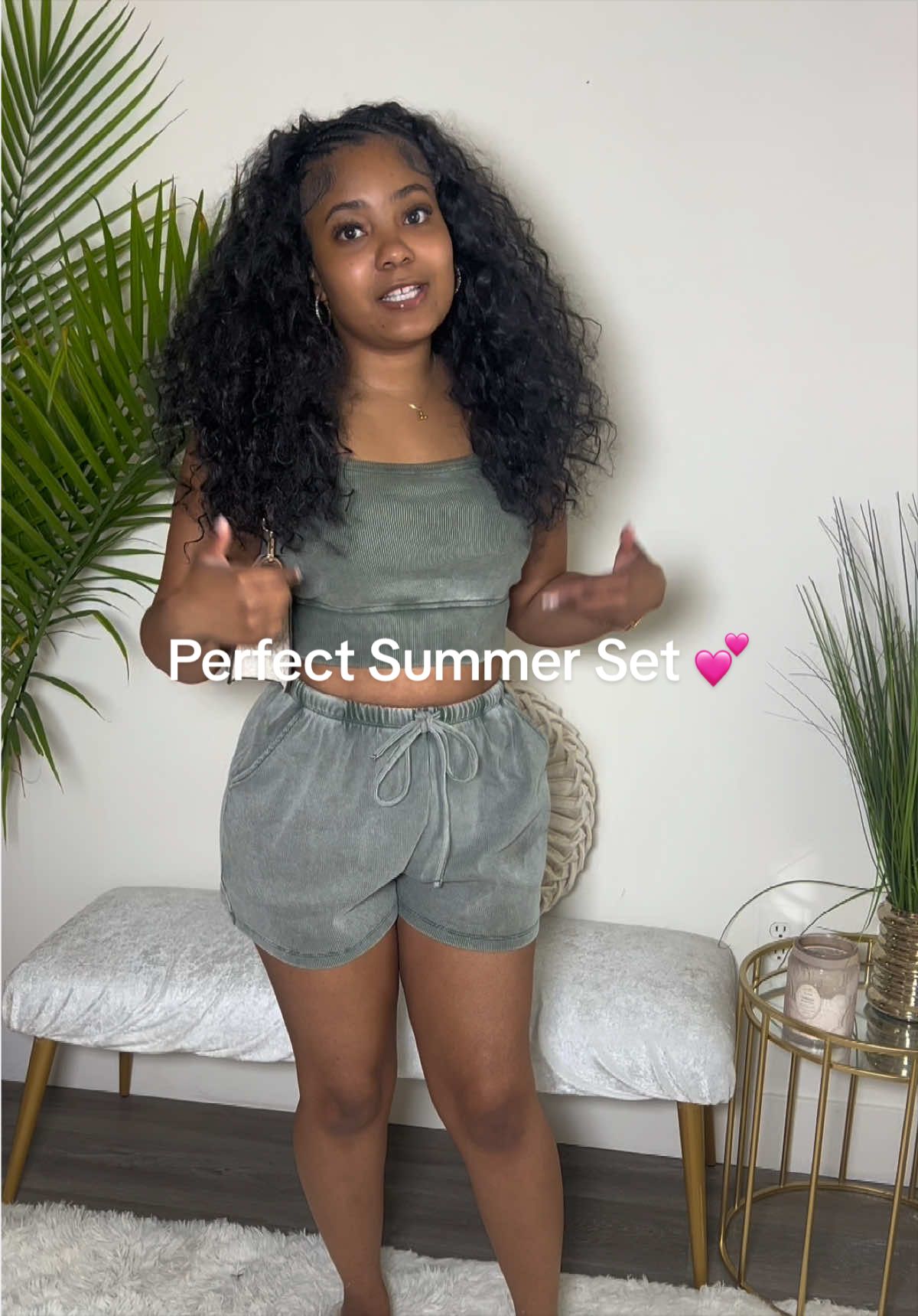 TikTok post by @thatgurlyana for Automet. Caption reads: [...] too cute and it will be worn all summer....