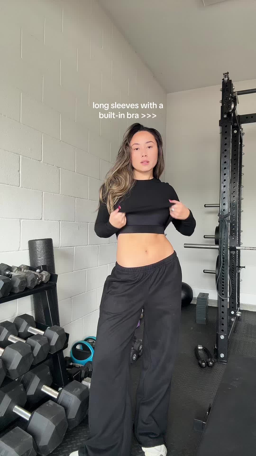 TikTok post by @itsnatalierogers for Klassy Network. Caption reads: [...] top to workout in when it’s cold ✨ @Klassy....