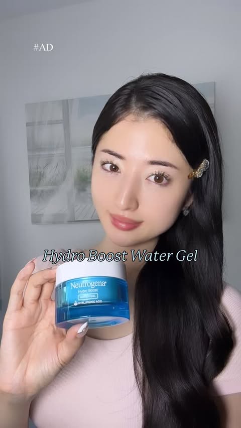 Instagram post by an influencer for Neutrogena. Caption reads: 🩵@neutrogena @walmart #AD [...].