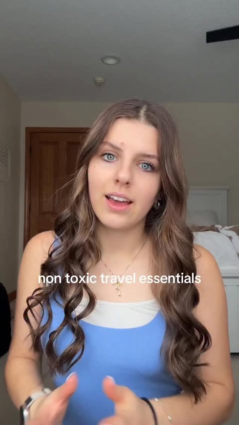 Instagram post by @thatcrunchygirlannika for Honest. Caption reads: @lumineuxhealth @honest @risewellco my favs!....