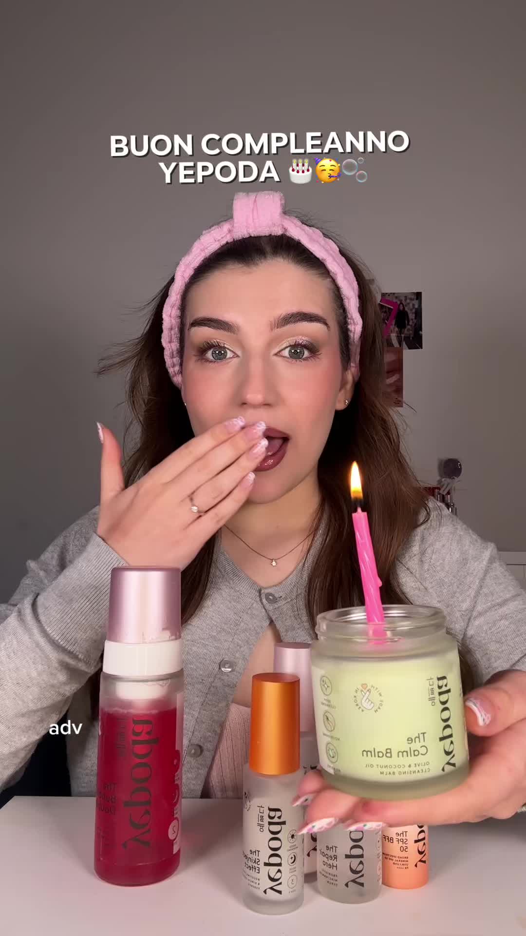 TikTok post by @ilariagalloni for Yepoda. Caption reads: tanti auguri @Yepoda 🎂🥳 quest’anno festeggiamo....