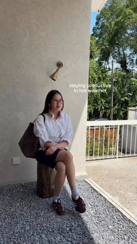 Instagram post by @jesitaaj for TORRAS. Caption reads: Working in hot, humid weather makes focusing so....