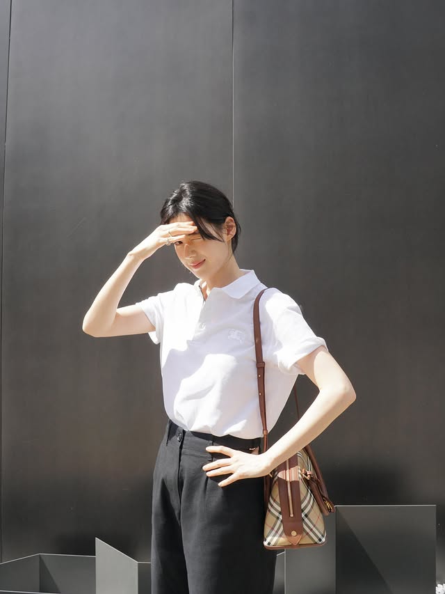 Instagram post by @jungeunchae_ for Burberry. Caption reads: [...] ⠀⠀⠀⠀⠀⠀⠀⠀⠀⠀⠀⠀⠀⠀⠀⠀ #burberry #ad.
