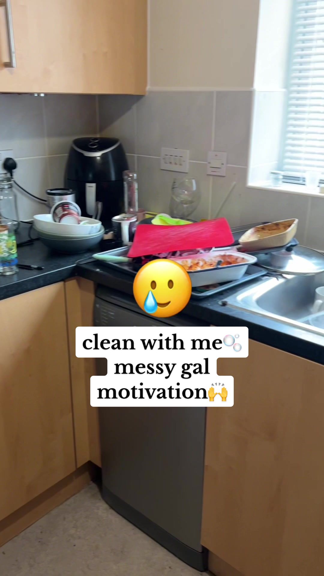 TikTok post by @radiantglowup for Carbon Theory. Caption reads: [...] so sorry💀 anywayzzzz thank u @Carbon Theory....