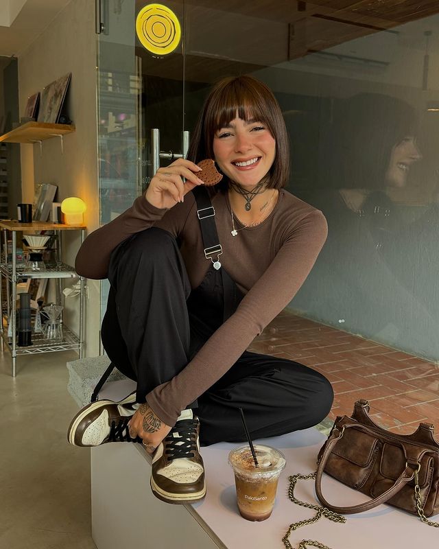 Instagram post by @ariannapitino for Marshall Headphones. Caption reads: life lately >>> #photodump de mi “brown....