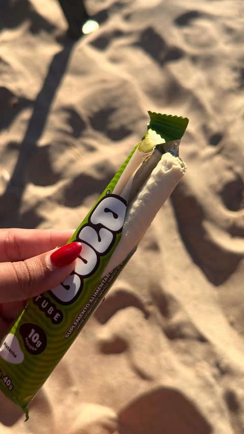 Instagram post by @malutenoriost for BOLD SNACKS. Caption reads: CUPOM MARIALUIZAST @boldsnacks 💚💚💚
sou obcecava....