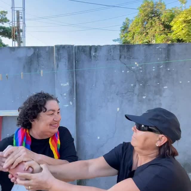 Instagram post by @geo.original1 for Santander. Caption reads: Lutando no Gagacabana @coronabrasil....