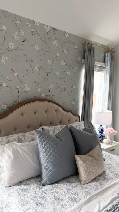 Instagram post by @chelseaanndrysdale for Wallblush. Caption reads: #ad I have been so into wallpaper for the longest....