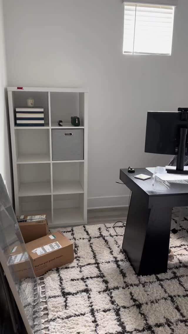 Instagram post by @val.gary1 for lovevsdesign. Caption reads: Wallpaper makes a HUGE difference in any room....