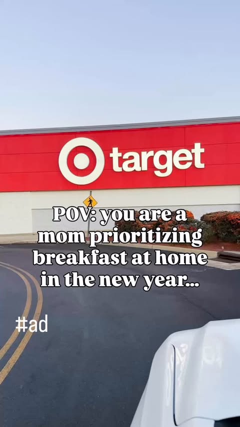 Instagram post by @carla.bushey for Oikos. Caption reads: [...] now you can mix & match on @activiaus @oikos....