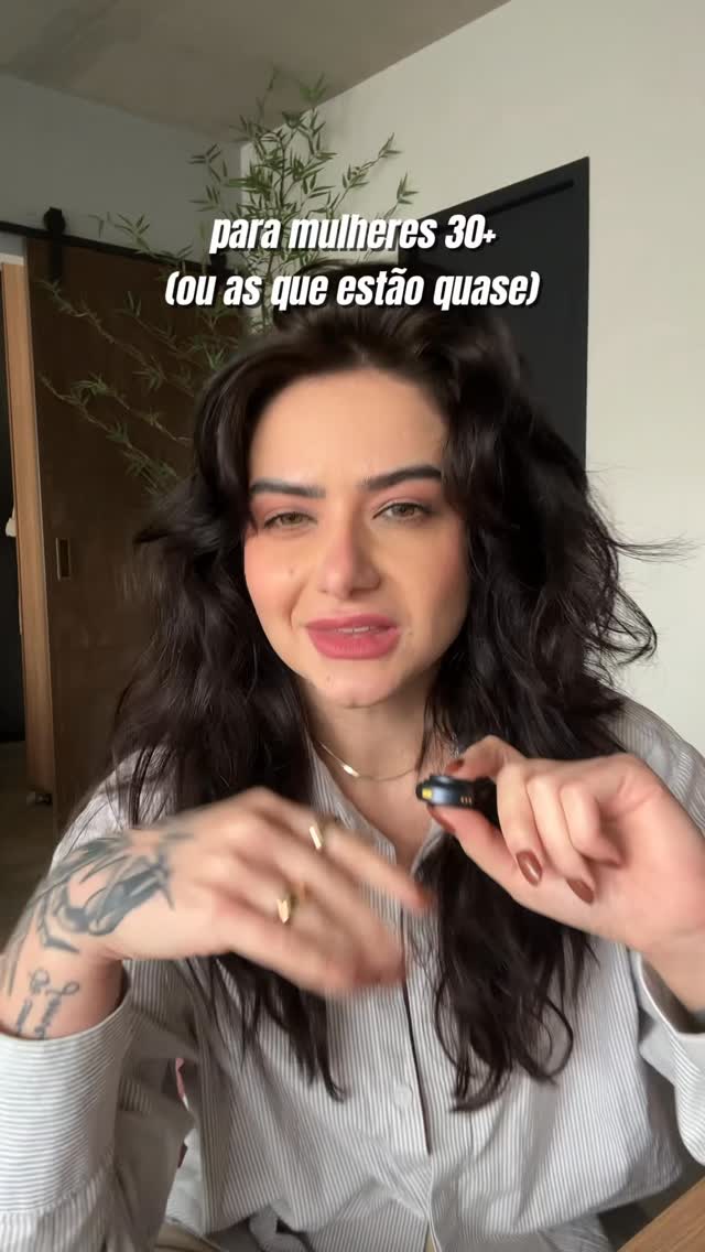 Instagram post by @anaschr for BEYOUNG. Caption reads: [...] galera mulheres 30+! Espero que eu e a....