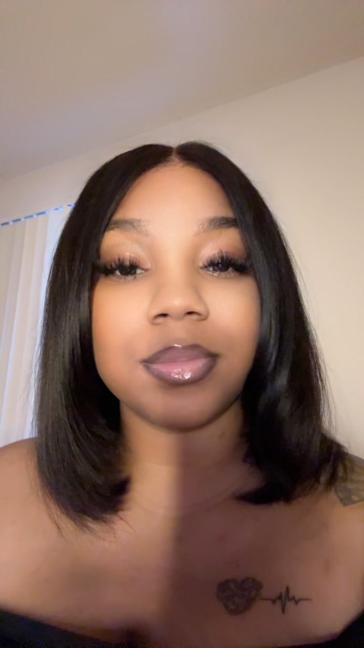 TikTok post by @donnieshama for iseehair. Caption reads: ISEE 9x6 Tpart Wear Go Layered Cut Bob Yaki....