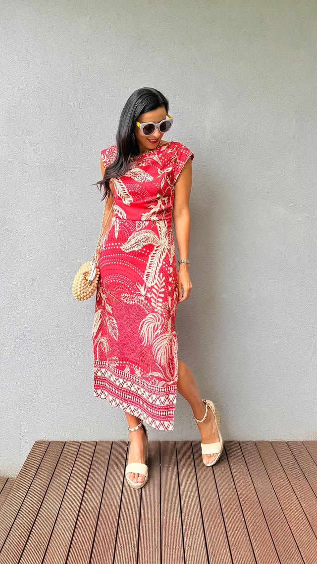 Instagram post by an influencer for OnceWas. Caption reads: [...] with this stunning dress from @oncewas__ !....