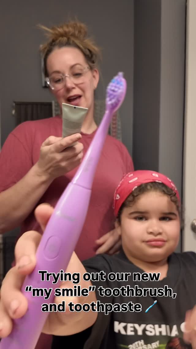 Instagram post by @aria_johnson_official_ for MySmile USA. Caption reads: @mysmile @mysmileusa #toothbrush #oralcare....