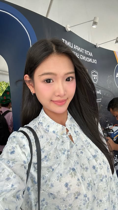 Instagram post by @mikikhor_ for NIVEA. Caption reads: [...] No stains, just confidence with NIVEA Black....