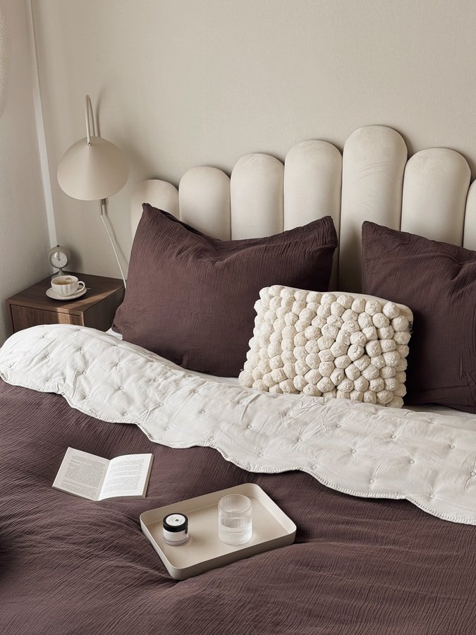 Instagram post by @myhom_eismycastle for Nordic Nest. Caption reads: [...] Bettwäsche:@7oclock.de Lampe: @nordicnest....