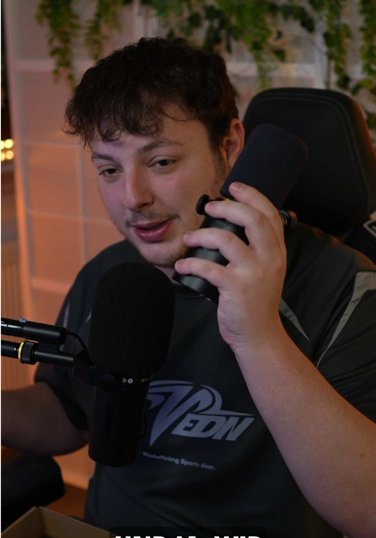 TikTok post by @nyula51 for TONOR Microphone. Caption reads: Dieses Mikrofon soltest du kennen! #tonor....
