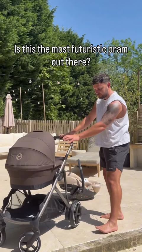 Instagram post by @thehomeofjade for CYBEX. Caption reads: Introducing the pram of all prams from....
