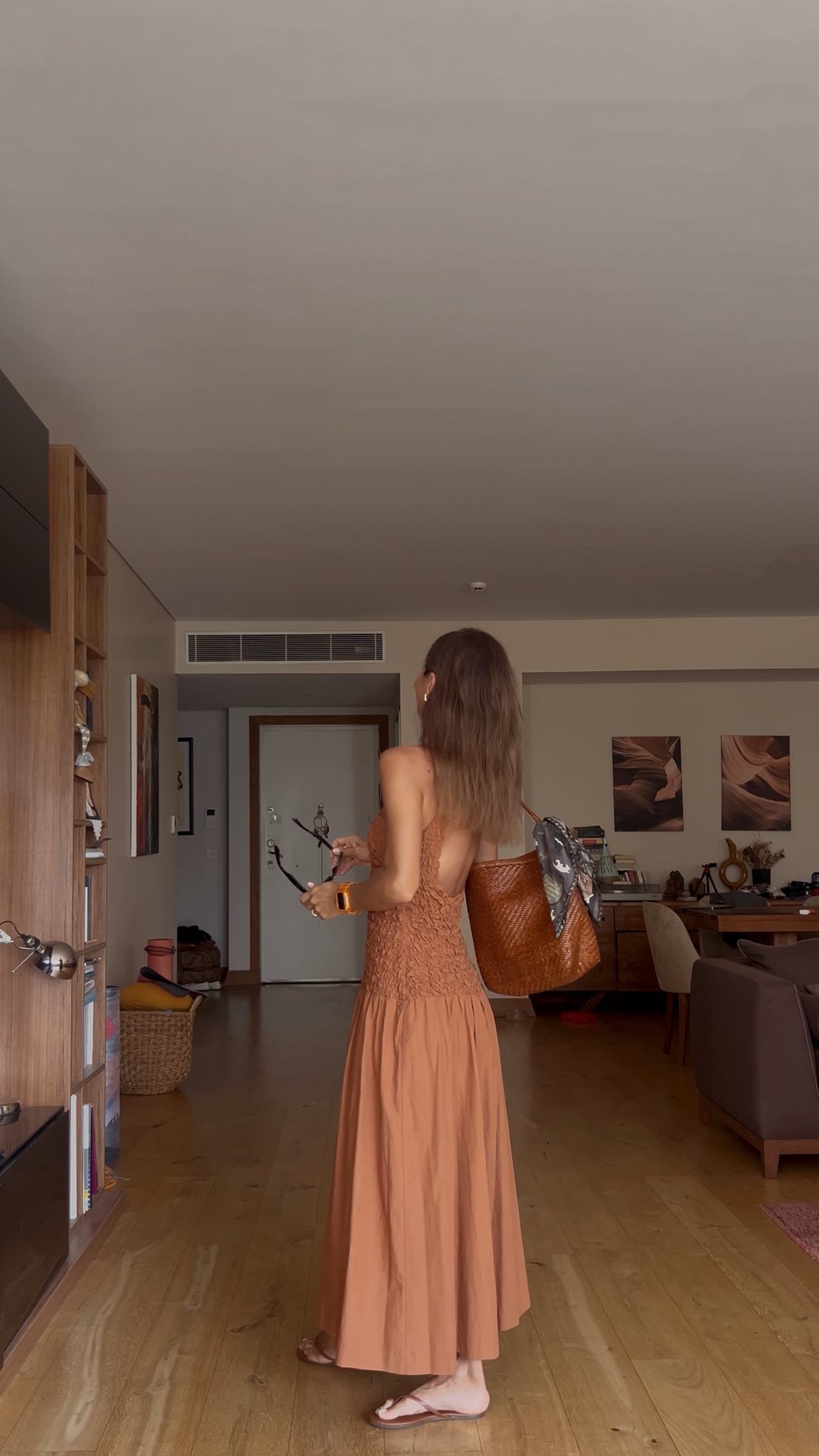 Instagram post by @dilekgun for Ray-Ban. Caption reads: GRWM/ Today 🌸
#reklam
.
.
.
Kaftan....