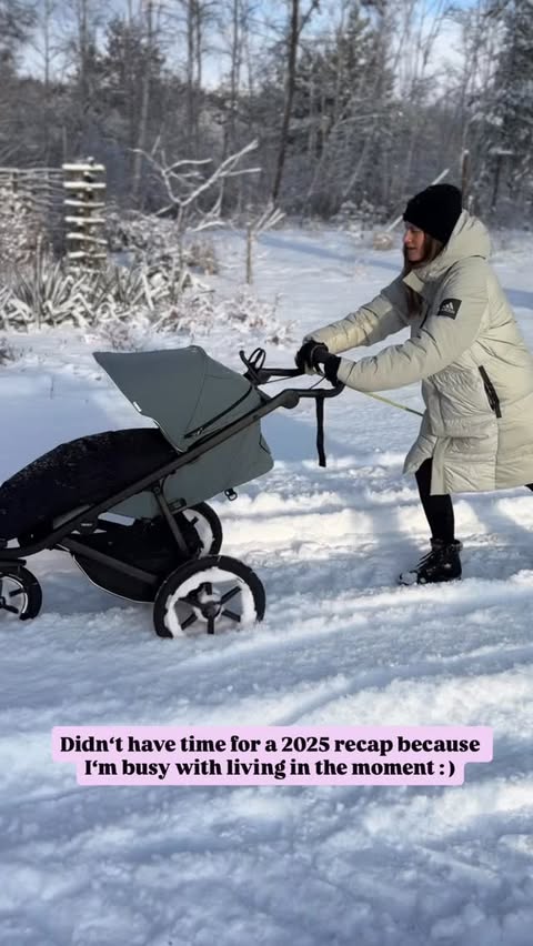 Instagram post by @steffimarth for Thule. Caption reads: No time for social media in the past 2 festive....