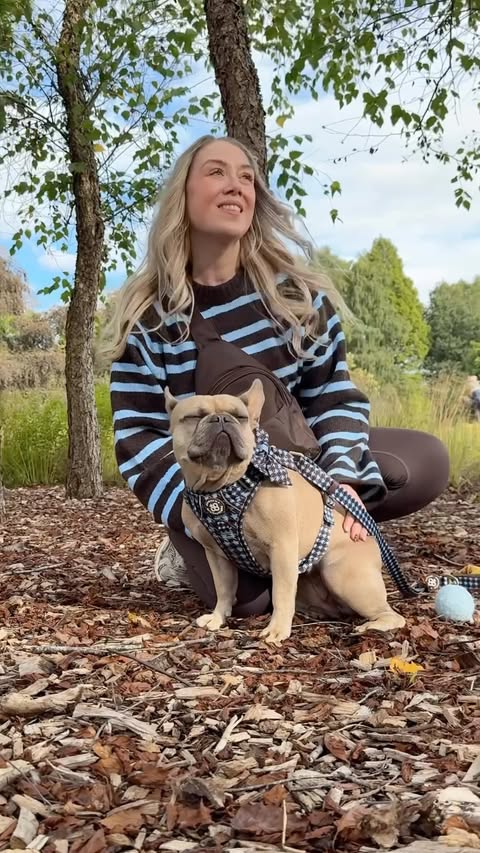 Instagram post by @frankieb_thefrenchb for Pawsome Paws Boutique. Caption reads: [...] espresso light leggings both from....