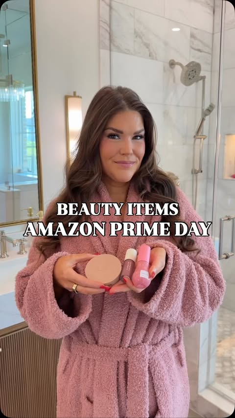 Instagram post by @alliephunter for Amazon Beauty. Caption reads: [...] #amazonpartner #amazoncreatorfinds....