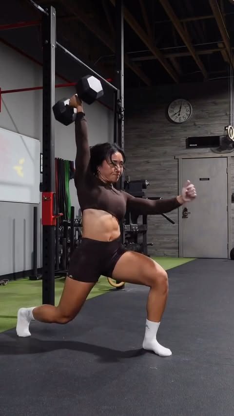 Instagram post by @linnealiftslifeup for Transparent Labs. Caption reads: ‼️DUMBBELL FULL BODY - explosive pull strength,....