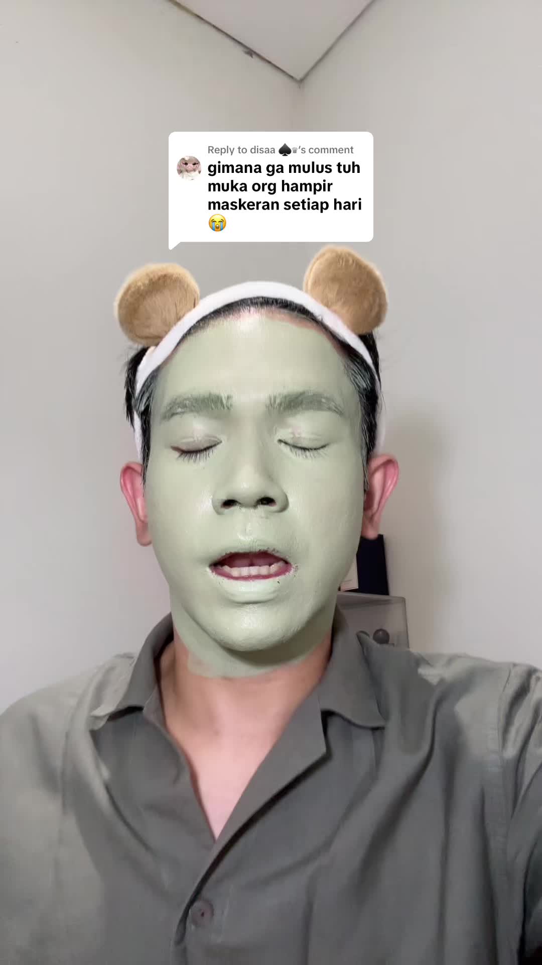 TikTok post by @parkaeri_ for Garnier Indonesia. Caption reads: Replying to @disaa ♠♛ kaget beneran ada peeling....