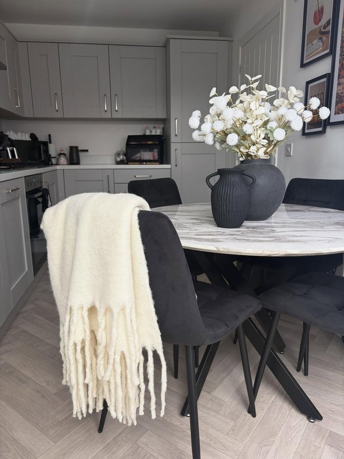 Instagram post by @ourhome_daffodilway for Trendcarpet. Caption reads: Happy Tuesday.🫶
Hope you are all having a fab....