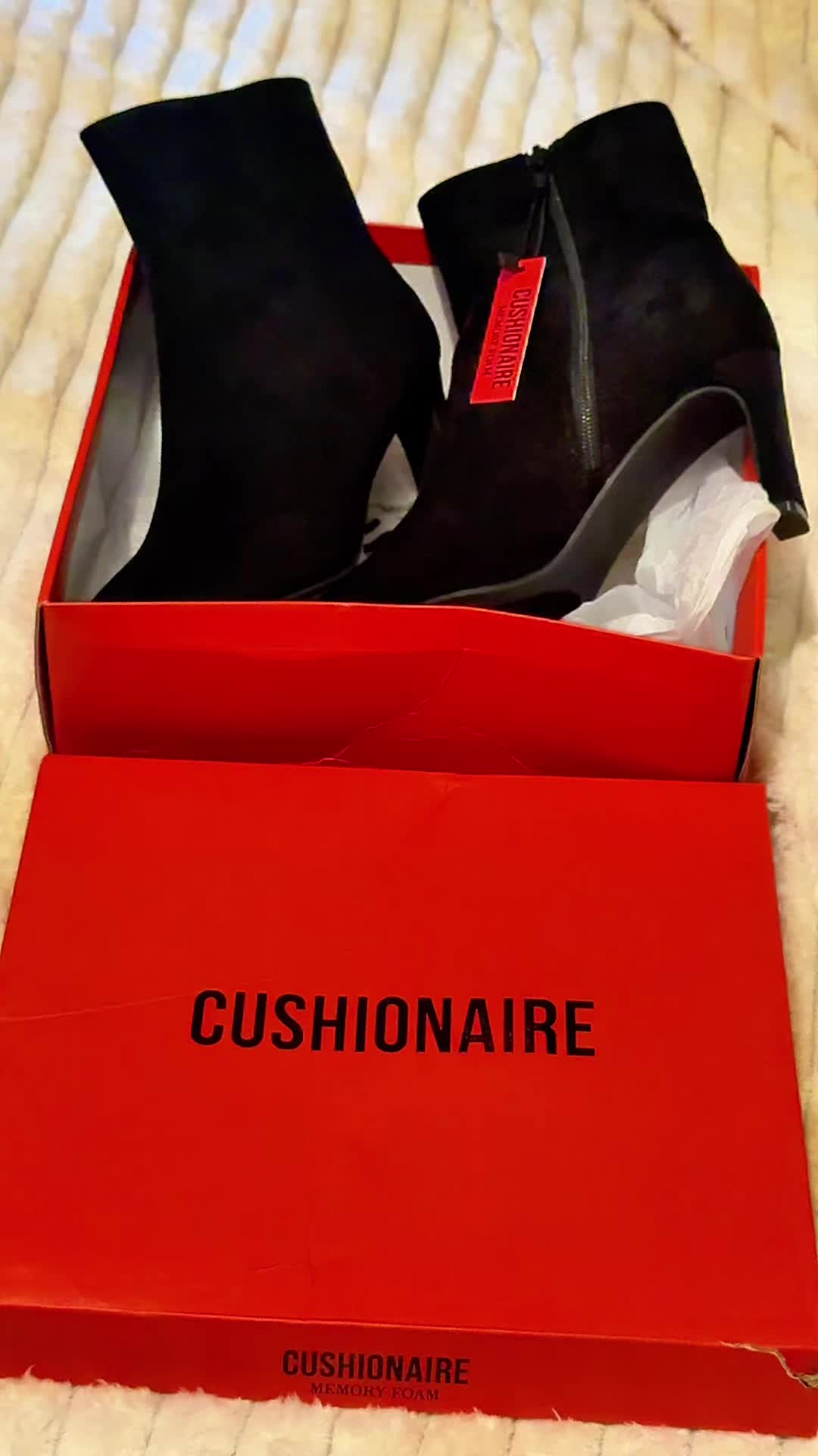 TikTok post by @laugja13 for Cushionaire. Caption reads: @Cushionaire #cushionaire #botines.