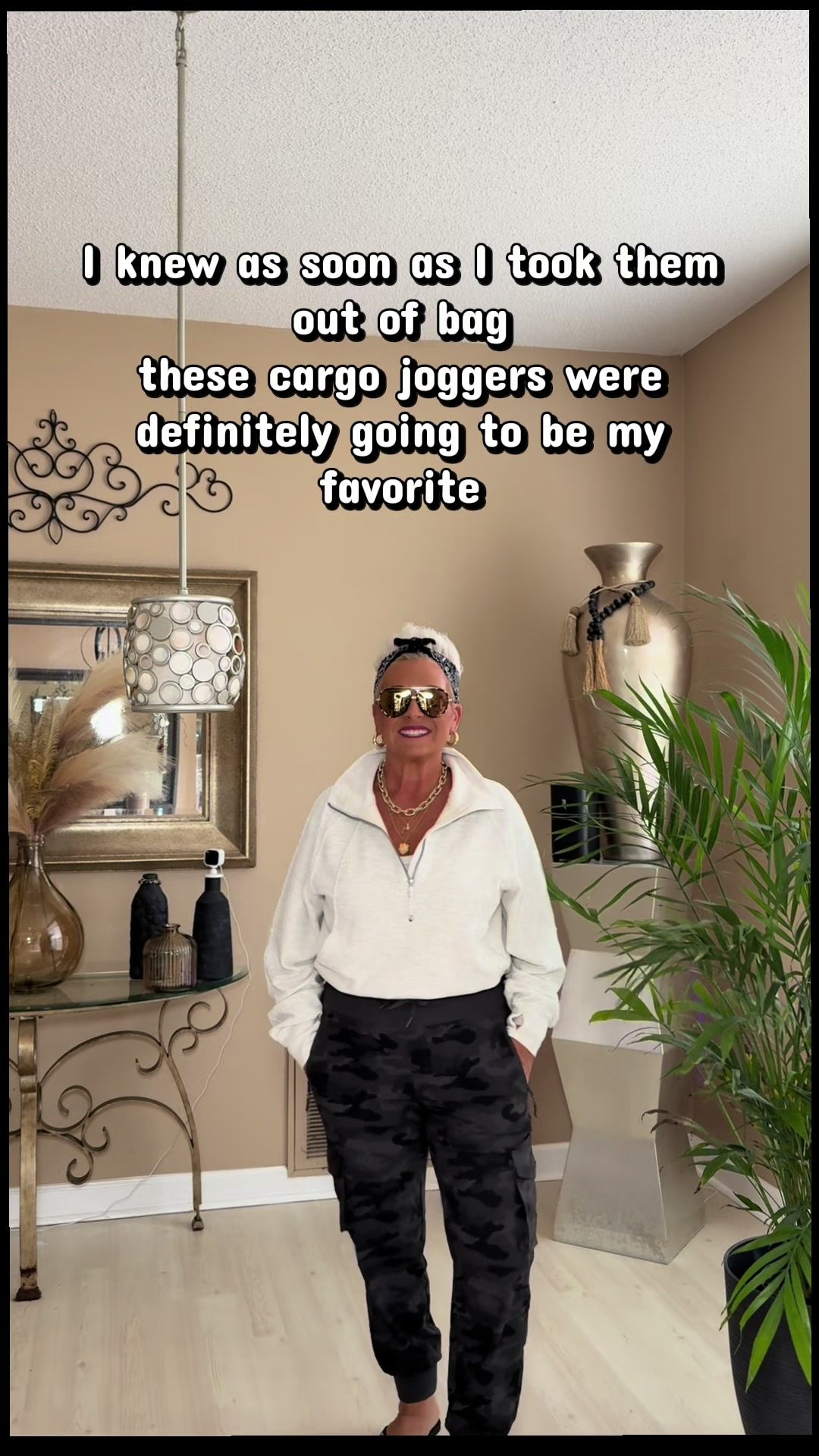TikTok post by @rochelle1223t for YSENTO. Caption reads: YSENTO Women's Camo Cargo Pants Lightweight [...].